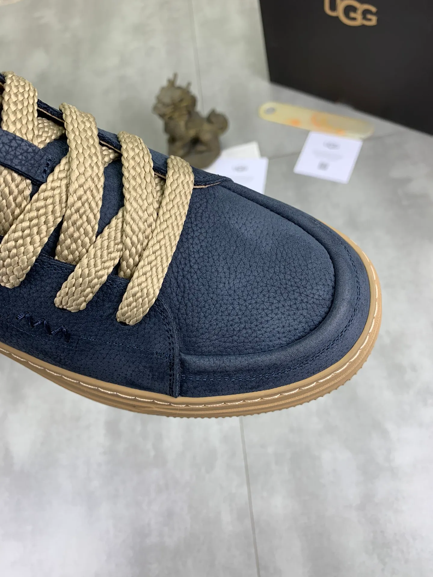 Men's Men's Shoes P620 [New Style] 💰 🆘 "Real Wool" [UGG] 👉 Popular men's shoes official website synchronization 🔰 Genuine quality [proud] is not comparable to the imitations in the general market 🌀 The upper is imported Italian frosted cowhide, and the lining: foot pad 🅰️ grade 🐑 real wool 👻 Only Grade A can show the effect The hand feels smooth and delicate 🔱The shoe shape is grand, only genuine factories can achieve it 🎄The perfect toughness of the original outsole 👻⬛️ allows customers to bid farewell to one-time consumption. Real wool lining, super warm. 4⃣️Color options available Size: 38-44